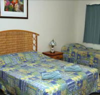 Lake Bennett Resort - New Castle Holiday
