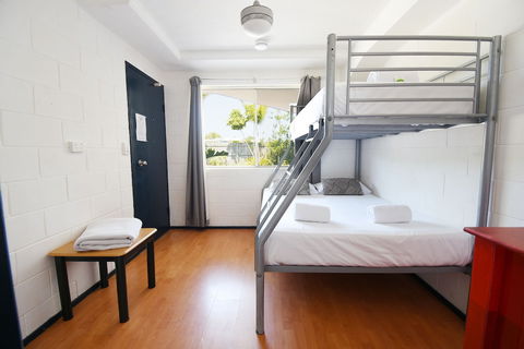 Caloundra Backpackers - Hostel - New Castle Holiday 4