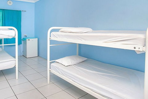 Caravella Backpackers - New Castle Holiday 5