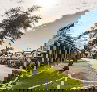 Lakes Jakaranda Holiday Units - New Castle Holiday