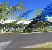 Tully Motel - New Castle Holiday