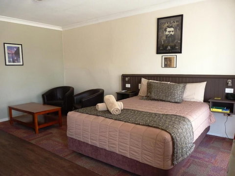 Winchester Motel - New Castle Holiday 6