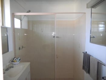 Lake Macquarie Motor Inn - New Castle Holiday 4