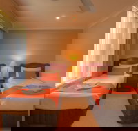 Endeavour Court Motor Inn - New Castle Holiday