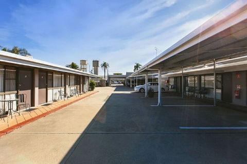 The Town House Motor Inn - New Castle Holiday 3