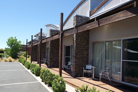 A Must At Coonawarra - New Castle Holiday 1