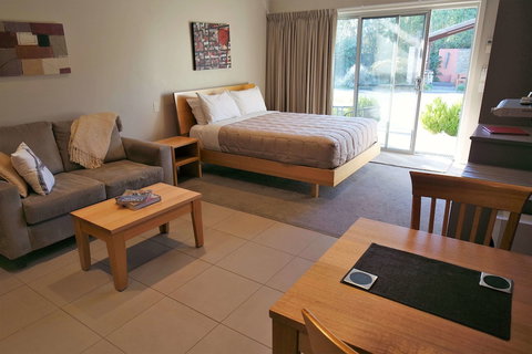 A Must At Coonawarra - New Castle Holiday 6