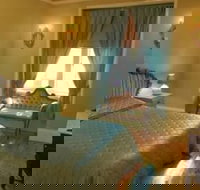 Leura Lady - New Castle Holiday