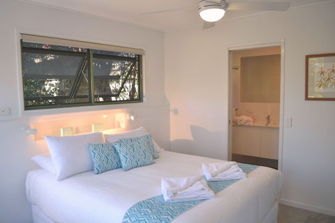 The Retreat Beach Houses - New Castle Holiday 4