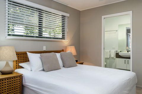 The Retreat Beach Houses - New Castle Holiday 6
