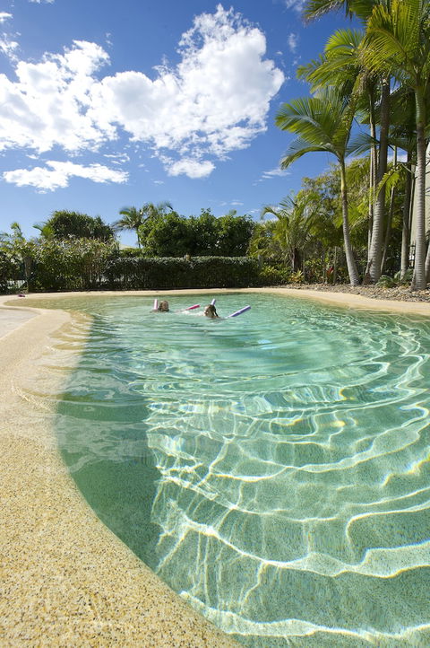 The Retreat Beach Houses - New Castle Holiday 3