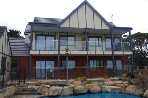 The View On Grossmans - New Castle Holiday 3