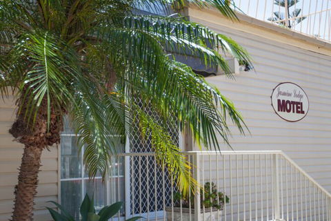 Jasmine Lodge Motel - New Castle Holiday 1