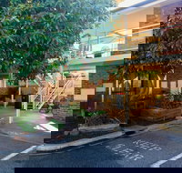 Paddle Wheel Motel - New Castle Holiday