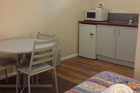 Farnboro Motel - New Castle Holiday 7