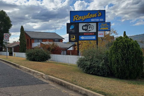 Roydons Motor INN - New Castle Holiday 1