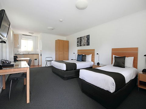 Browns Plains Motor Inn - New Castle Holiday 4
