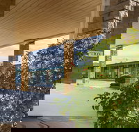 Hi Way Eight Motor Inn - New Castle Holiday