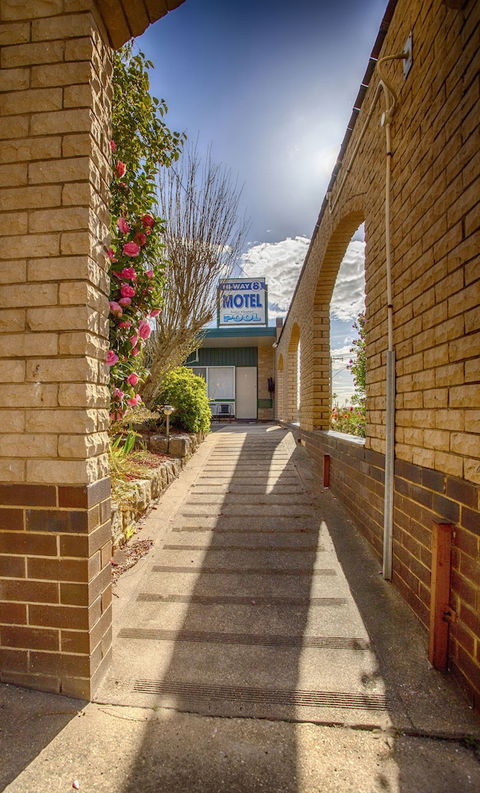 Hi Way Eight Motor Inn - New Castle Holiday 2