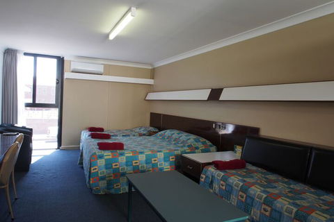 City Beach Motel - New Castle Holiday 4