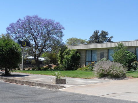 Mount Wycheproof Motor Inn - New Castle Holiday 1