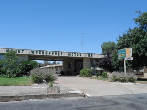 Mount Wycheproof Motor Inn - New Castle Holiday 5