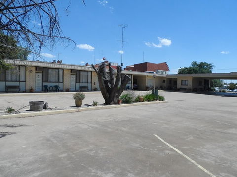 Mount Wycheproof Motor Inn - New Castle Holiday 3