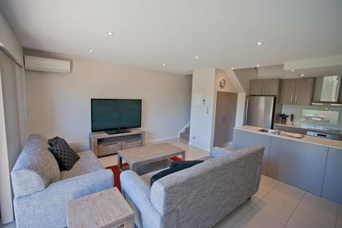 K Bay 7 - New Castle Holiday 0