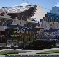 Courtyard Motor Inn - New Castle Holiday