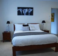 Cole House Apartments - New Castle Holiday