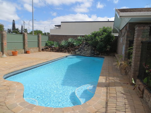 Cattleman's Rest Motor Inn - New Castle Holiday 4