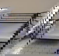 Gonow Family Backpackers Hostel - New Castle Holiday