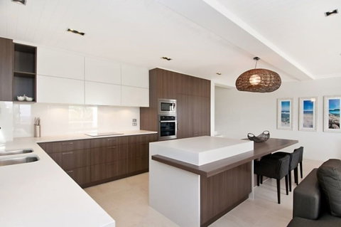 Outlook - New Castle Holiday 6