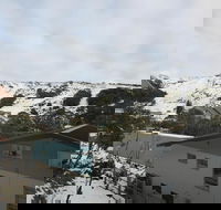 Falls Creek Hotel - New Castle Holiday