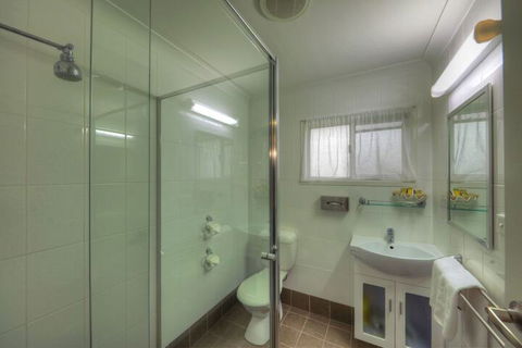 Jumbuck Motor Inn - New Castle Holiday 6