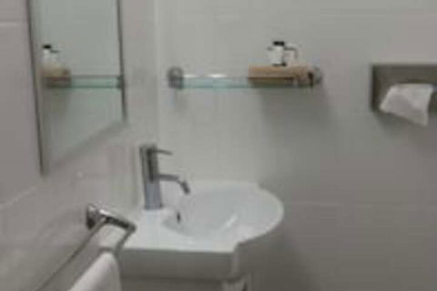 Jumbuck Motor Inn - New Castle Holiday 7
