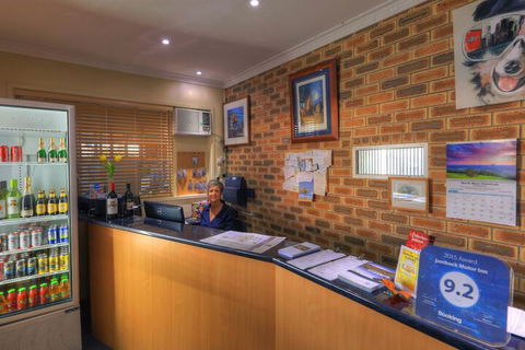 Jumbuck Motor Inn - New Castle Holiday 5