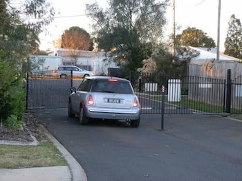 Pepper Tree Cabins - New Castle Holiday 2