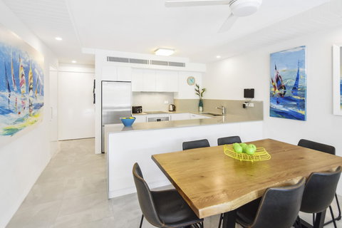 Headland Views - New Castle Holiday 4