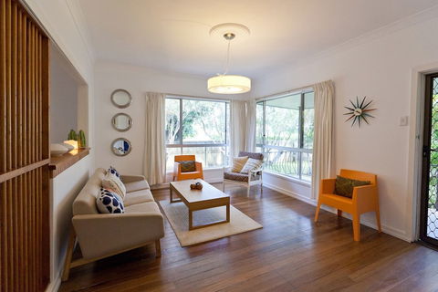 Ron's Beach House - New Castle Holiday 5