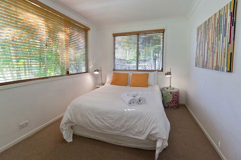 Ron's Beach House - New Castle Holiday 6