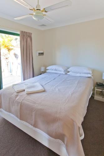 Wagga Wagga Beach Caravan Park - New Castle Holiday 3
