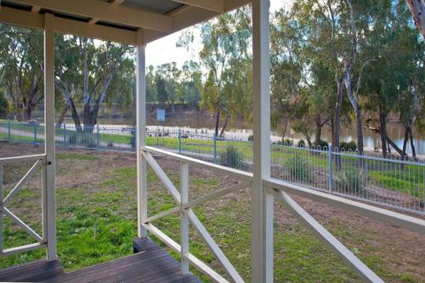 Wagga Wagga Beach Caravan Park - New Castle Holiday 1
