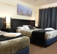 Flying Spur Motel - New Castle Holiday