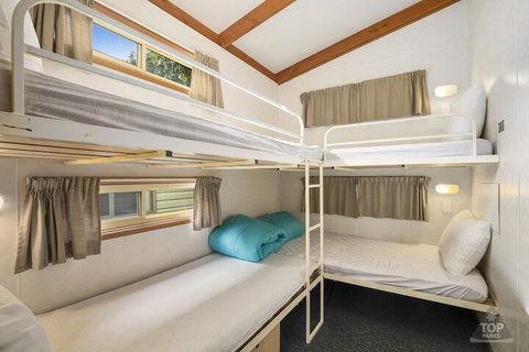 Cowes Caravan Park - New Castle Holiday 4