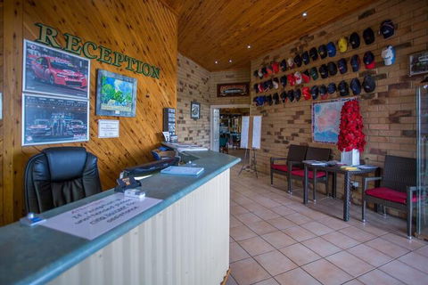 Abacus Motel - New Castle Holiday 6