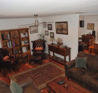 The Pommy Tree - New Castle Holiday