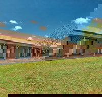 Bushmans Motor Inn - New Castle Holiday