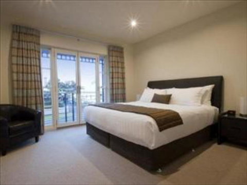 Precinct On Jardine Accommodation - New Castle Holiday 5
