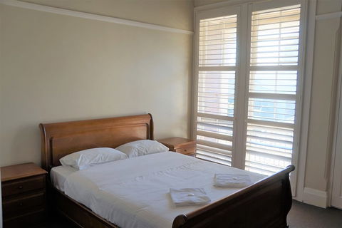 Palace Hotel Mortlake - New Castle Holiday 4